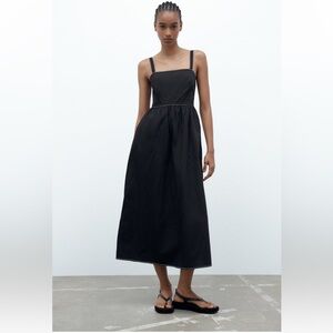 ZARA - CONTRASTING MIDI DRESS
XS | BLACK
REF. 4786/110